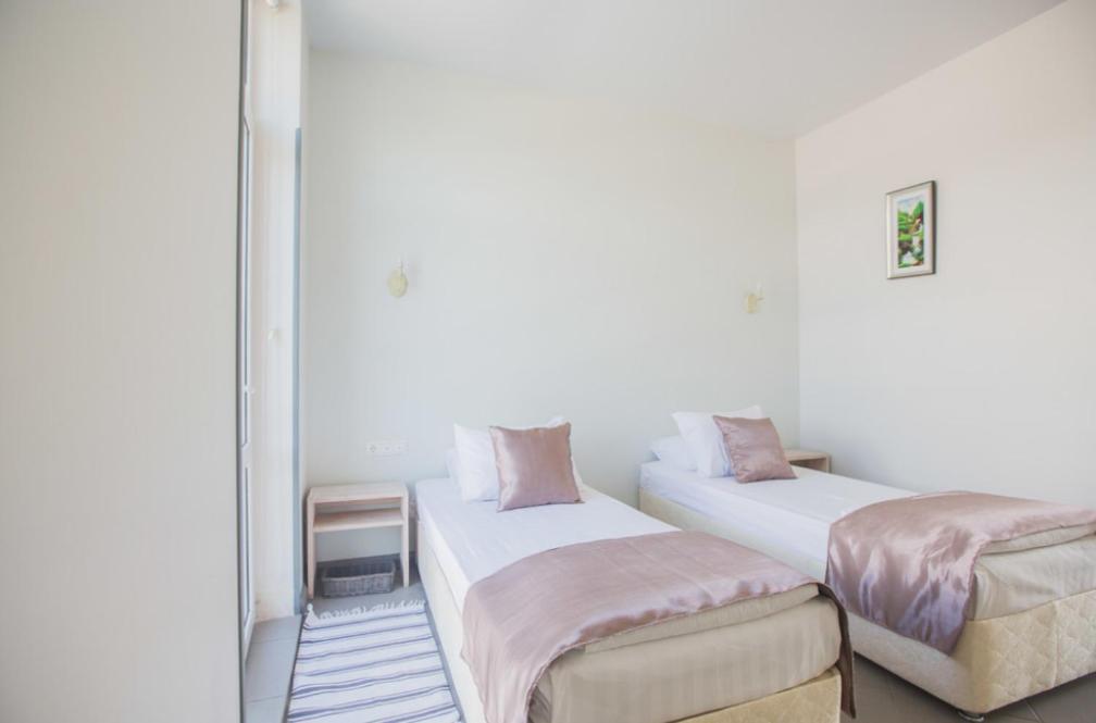 Heliopark Gora Bagrata Hotel Soechoemi Buitenkant foto