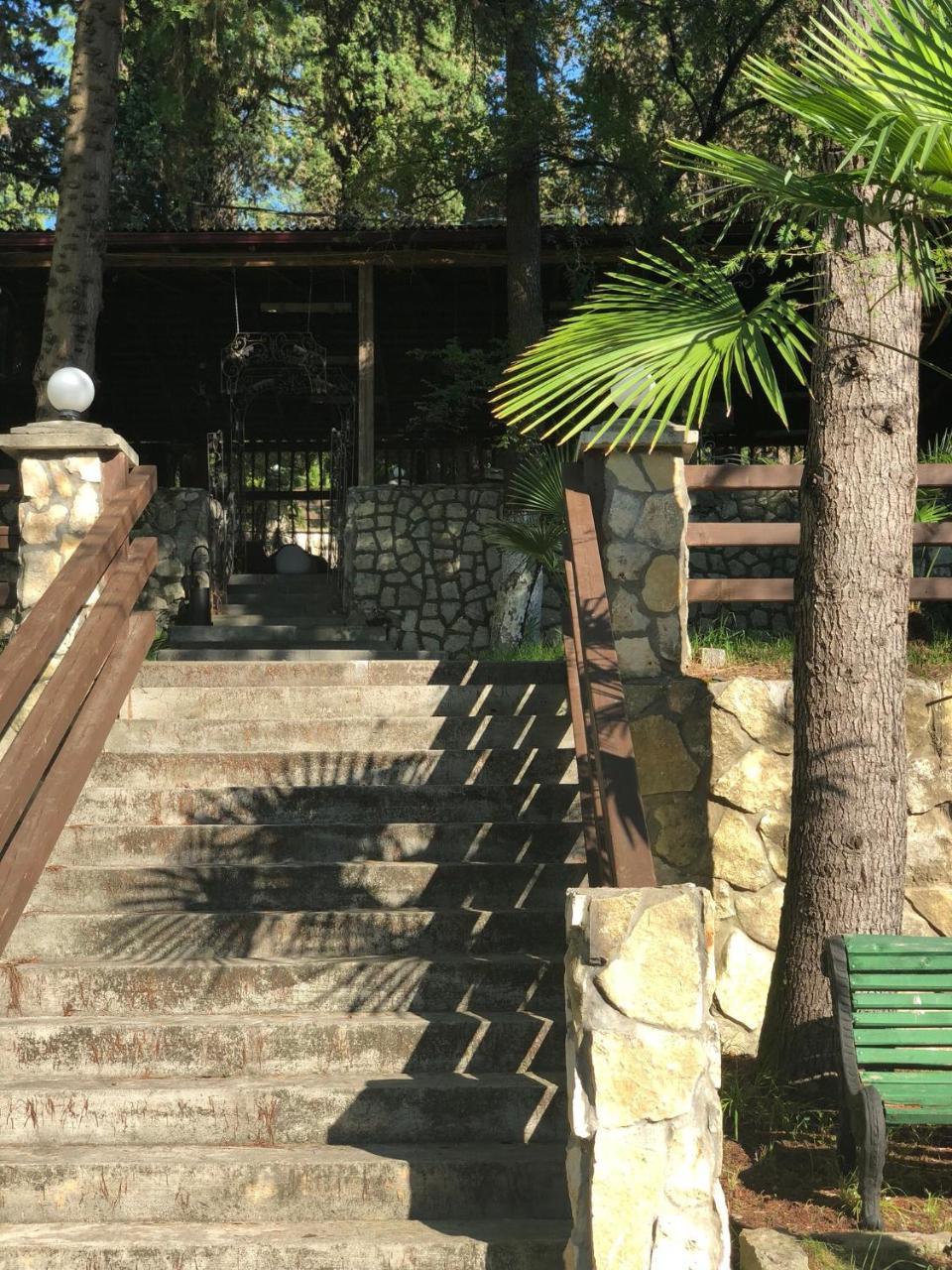 Heliopark Gora Bagrata Hotel Soechoemi Buitenkant foto