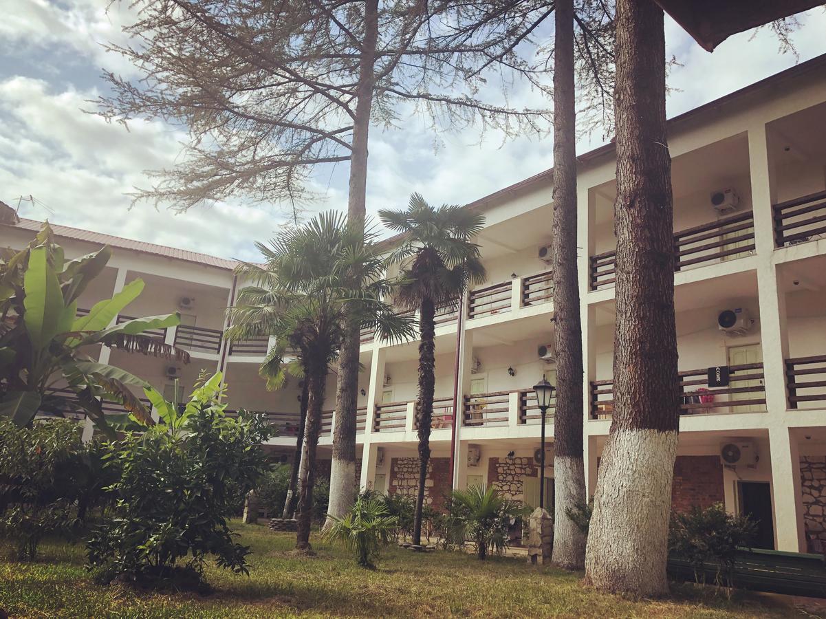 Heliopark Gora Bagrata Hotel Soechoemi Buitenkant foto
