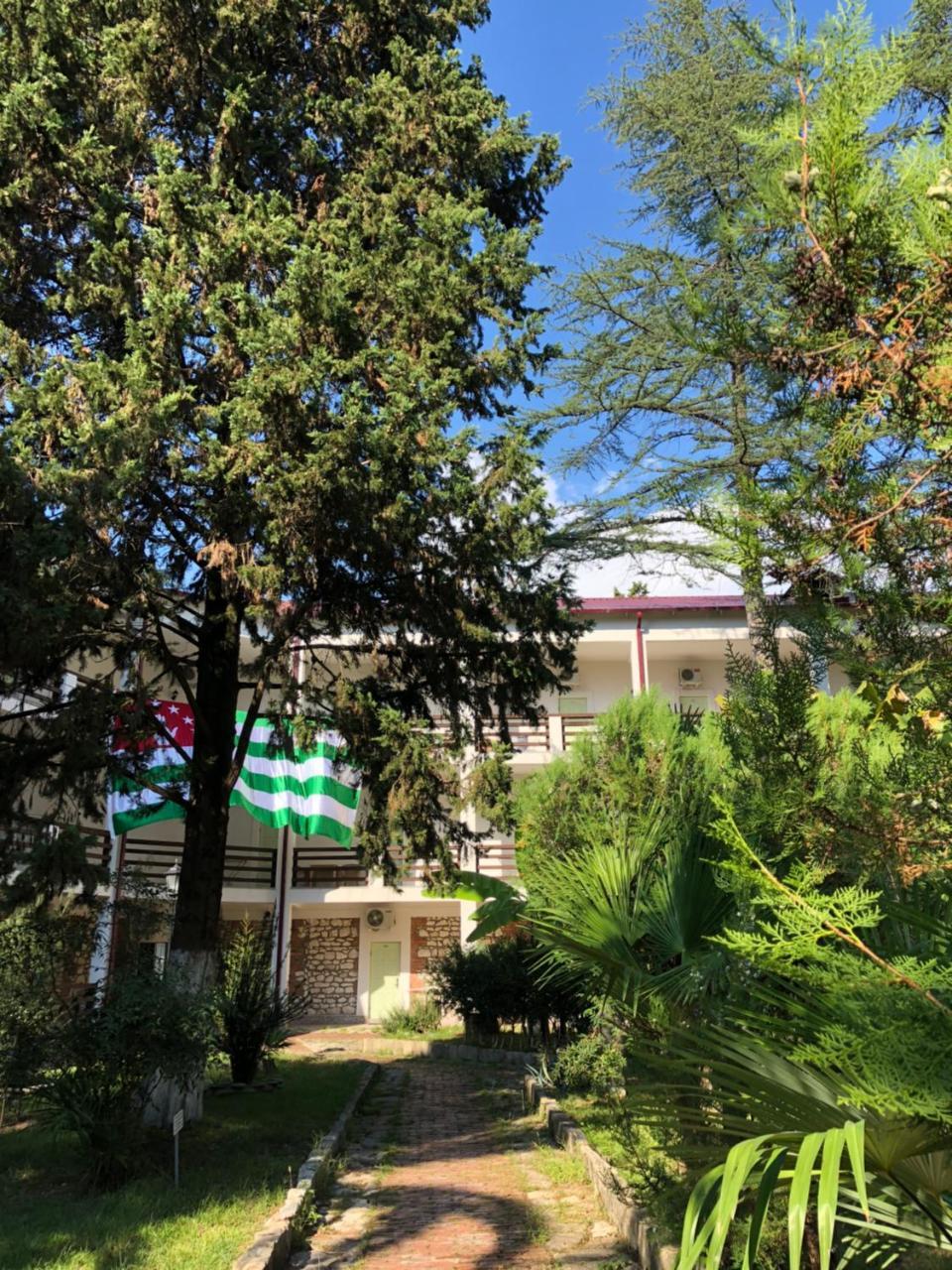Heliopark Gora Bagrata Hotel Soechoemi Buitenkant foto