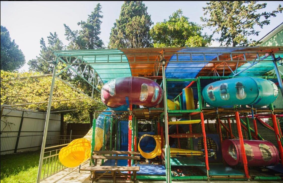 Heliopark Gora Bagrata Hotel Soechoemi Buitenkant foto